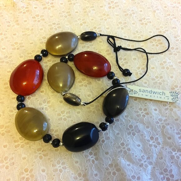 Vintage NEW sandwich jewellery Red Black Beige Oval Beads VTG Art Deco Necklace - Picture 1 of 7